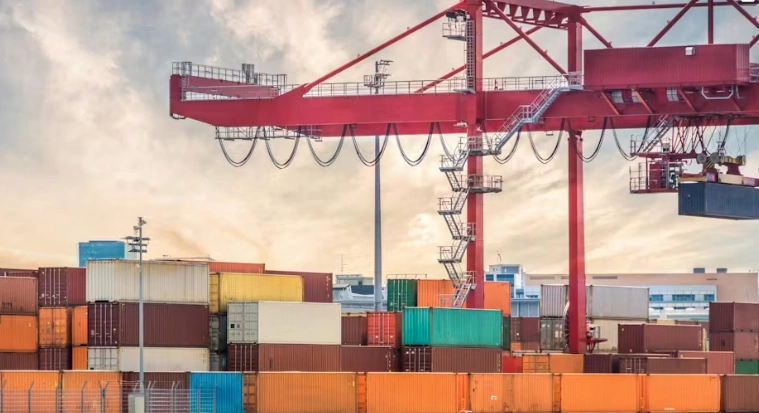 Delivery companies and 3PL service providers are strengthening strategic partnerships and adopting new technologies to enhance the efficiency of the global supply chain. Photo: Fleet Owner.